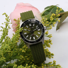 Carica l'immagine nel visualizzatore di Gallery, 6217 8000 Reissue NH35A Green Dial Waffle Strap SLA017 Homage