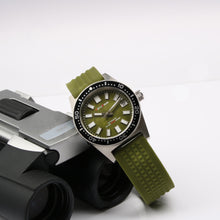 Carica l'immagine nel visualizzatore di Gallery, 6217 8000 Reissue NH35A Green Dial Waffle Strap SLA017 Homage