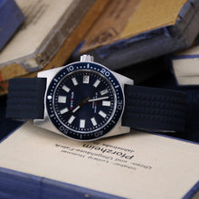 Carica l'immagine nel visualizzatore di Gallery, SLA107 Homage 6217 Reissue NH35A Blue Dial Waffle Strap
