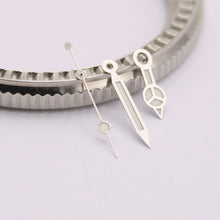 Carica l'immagine nel visualizzatore di Gallery, Silver Luminous Watch Hands For Seiko SKX007, SKX009, etc Watches