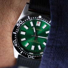 Carica l'immagine nel visualizzatore di Gallery, FIFTYFOUR 62mas Sunray Green dial NH35A