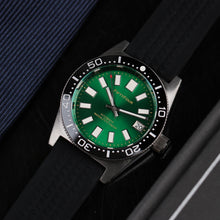 Carica l'immagine nel visualizzatore di Gallery, FIFTYFOUR 62mas Sunray Green dial NH35A
