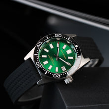 Carica l'immagine nel visualizzatore di Gallery, FIFTYFOUR 62mas Sunray Green dial NH35A