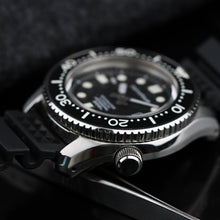 Load image into Gallery viewer, MM300 Homage Silver dial ST2130 Movt Waffle Strap
