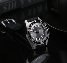 Carica l'immagine nel visualizzatore di Gallery, FIFTYFOUR 62MAS Sunray grey dial mechanical watch