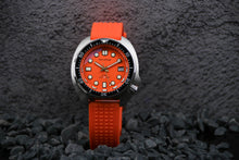 Carica l'immagine nel visualizzatore di Gallery, SEIKO Homage 6105 Turtle orange dial