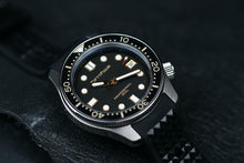 Carica l'immagine nel visualizzatore di Gallery, SLA025 Homage Titanium Grade 5 Solid endpiece 19mm waffle strap Gold dial