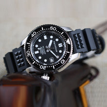 Carica l'immagine nel visualizzatore di Gallery, MM300 Homage Silver dial ST2130 Movt Waffle Strap