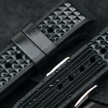 Carica l'immagine nel visualizzatore di Gallery, SLA025 Homage Titanium Grade 5 Solid endpiece 19mm waffle strap seahunter dial