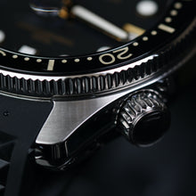 Carica l'immagine nel visualizzatore di Gallery, SLA025 Homage Titanium Grade 5 Solid endpiece 19mm waffle strap Gold dial