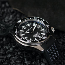 Carica l'immagine nel visualizzatore di Gallery, SLA025 Homage Titanium Grade 5 Solid endpiece 19mm waffle strap seahunter dial
