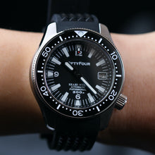 Carica l'immagine nel visualizzatore di Gallery, SLA025 Homage Titanium Grade 5 Solid endpiece 19mm waffle strap seahunter dial