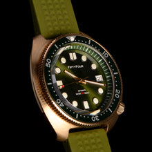 Carica l&#39;immagine nel visualizzatore di Gallery, Bronze Turtle 6105 Homage Green Dial NH35A 300M Water Resistant
