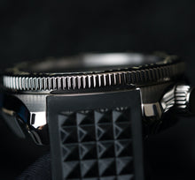Load image into Gallery viewer, SLA025 Homage Titanium Grade 5 Solid endpiece 19mm waffle strap Gold dial
