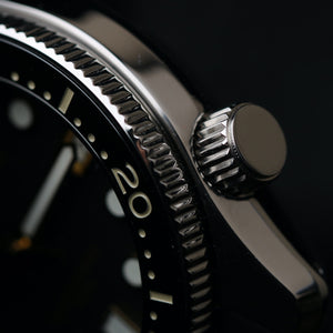 SLA025 Homage Titanium Grade 5 Solid endpiece 19mm waffle strap Gold dial